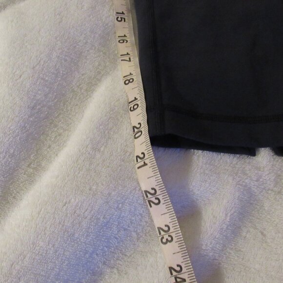 Lululemon Older Leggings Black/Pink  size 6 - Picture 9 of 12